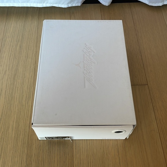 Air Jordan XXXVI in Black and Hyper Violet - Picture 7 of 8